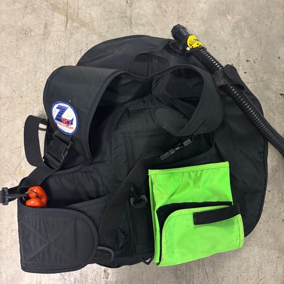Z90 Scuba Gear size small